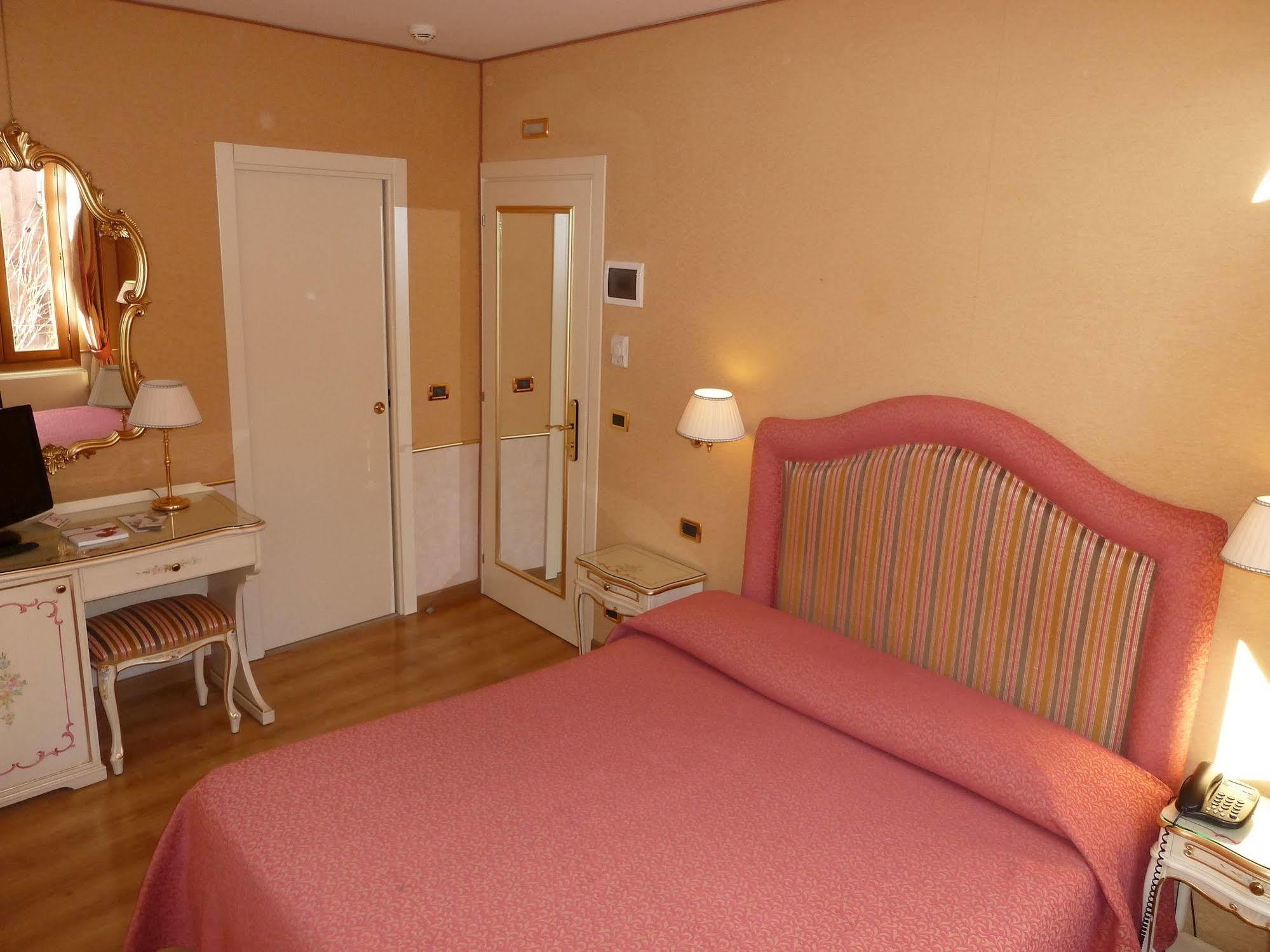 Olimpia Venice, Bw Signature Collection 3sup Hotel